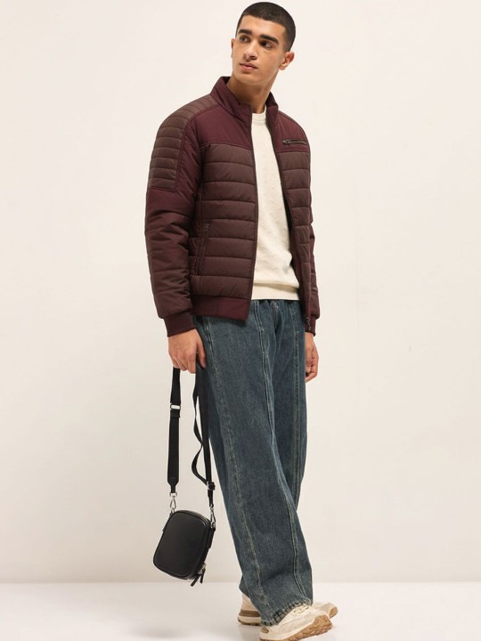 Men Colourblocked Lightweight Puffer Jacket - color Burgundy3